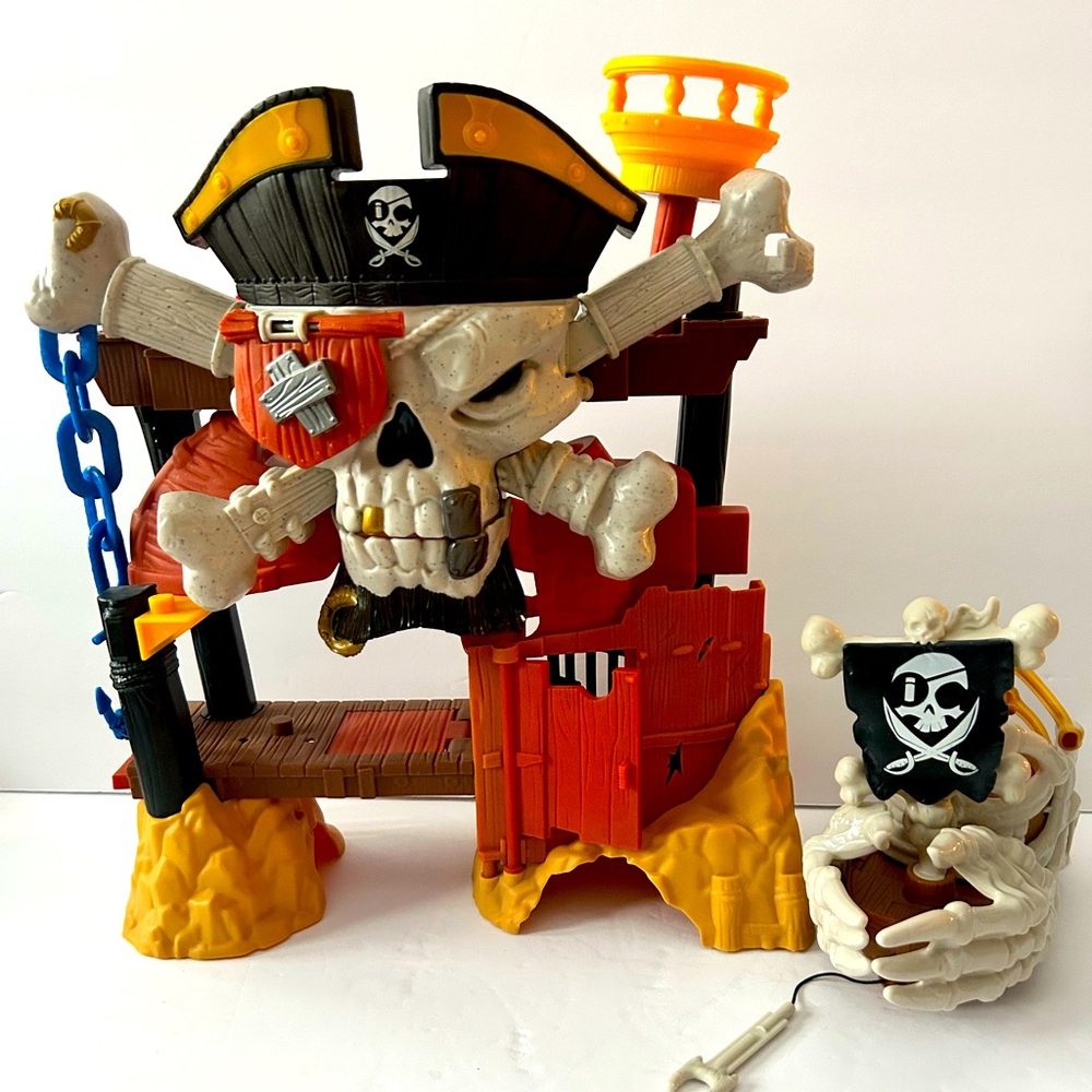 Imaginext Blackbeard’s Lair & Pirate Billy Bones Boat